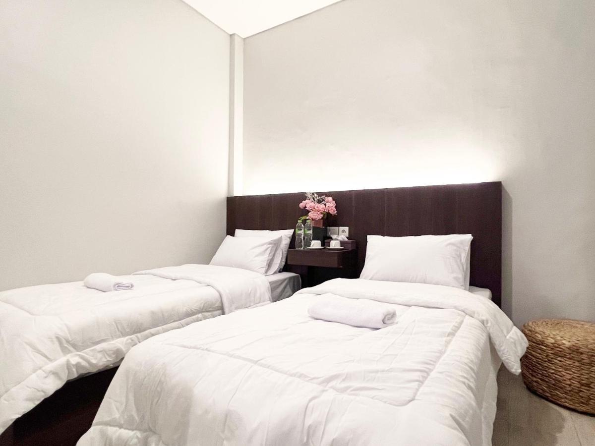 Sleep Studio Hotel City Center Surabaya Bagian luar foto