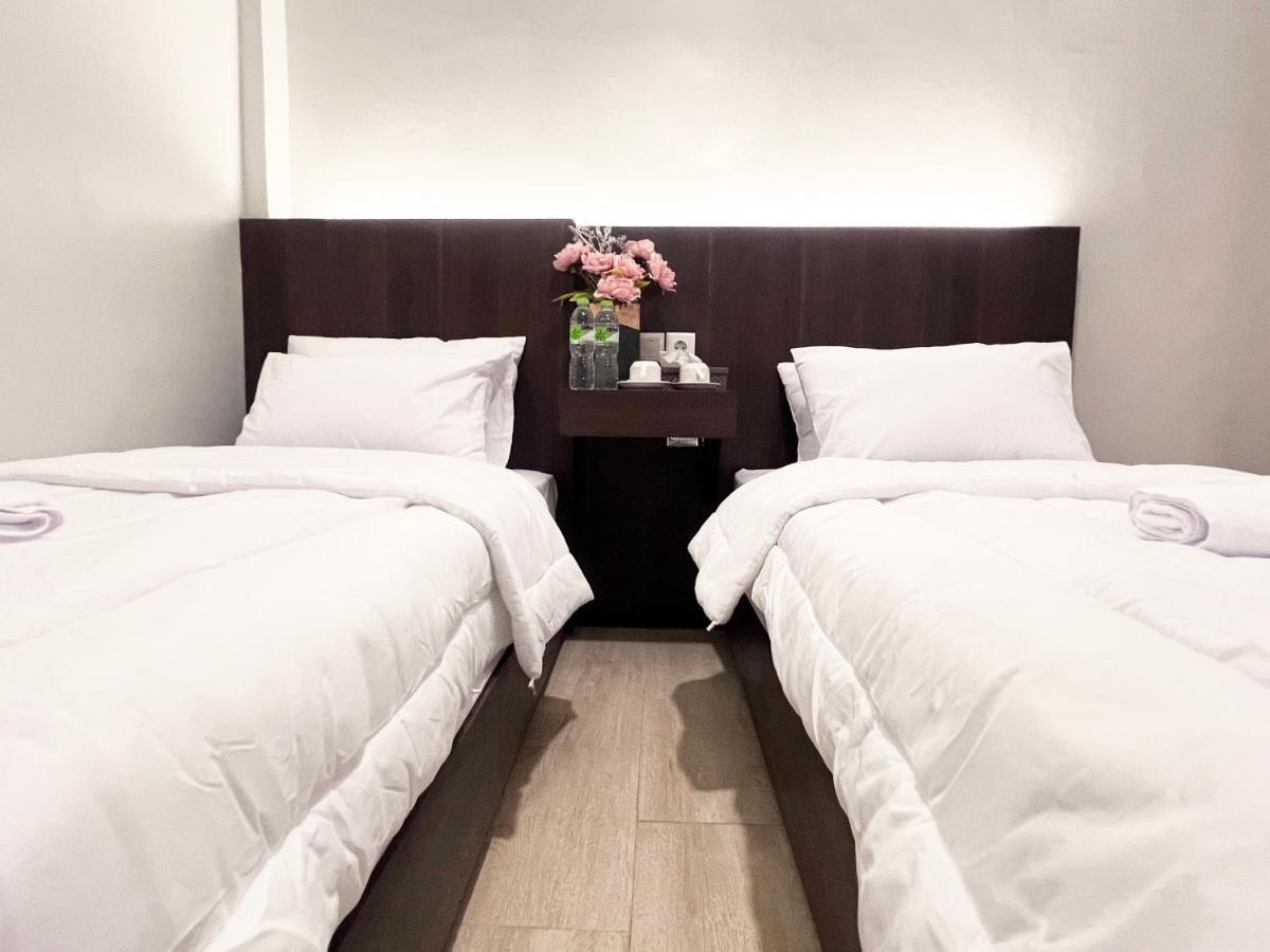 Sleep Studio Hotel City Center Surabaya Bagian luar foto