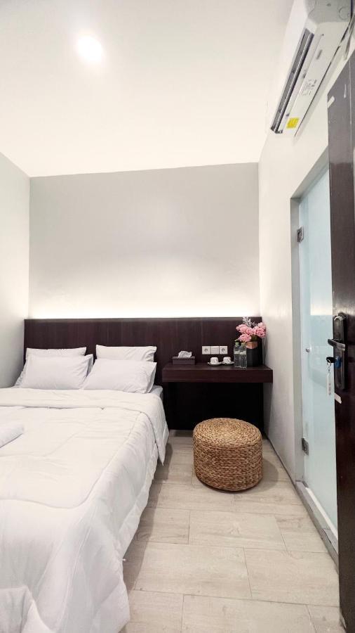 Sleep Studio Hotel City Center Surabaya Bagian luar foto