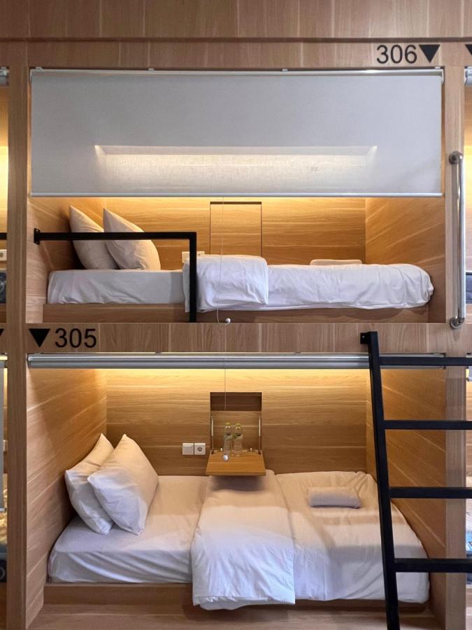 Sleep Studio Hotel City Center Surabaya Bagian luar foto