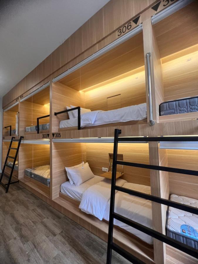 Sleep Studio Hotel City Center Surabaya Bagian luar foto