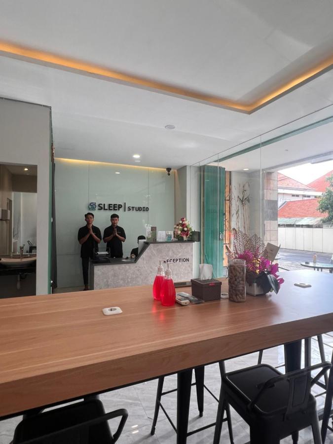 Sleep Studio Hotel City Center Surabaya Bagian luar foto