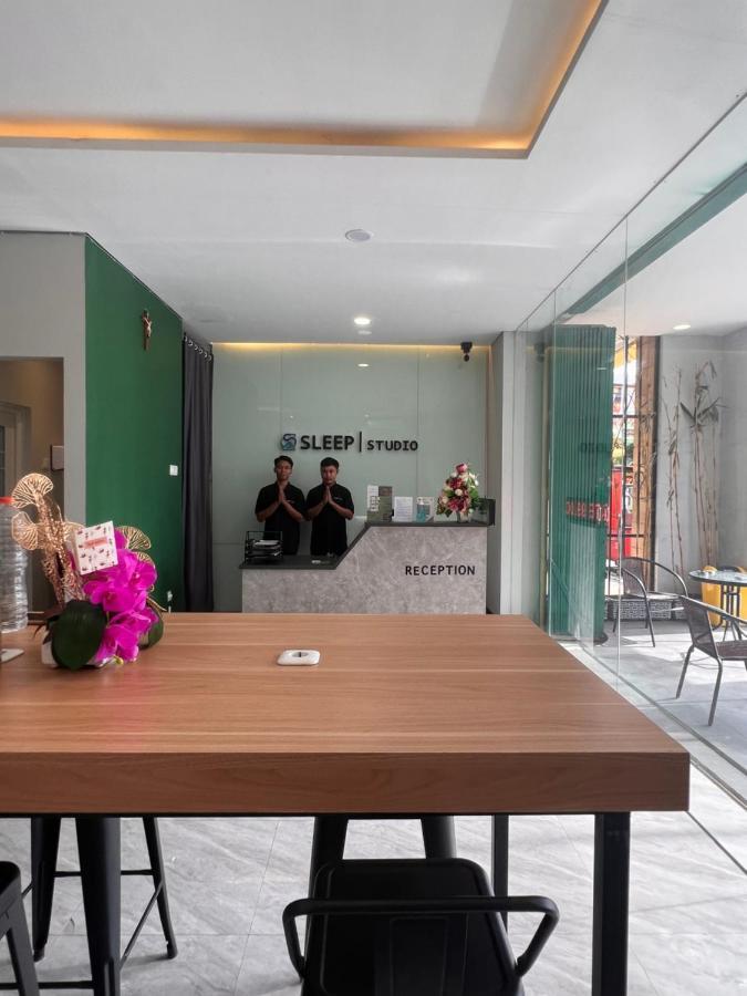 Sleep Studio Hotel City Center Surabaya Bagian luar foto